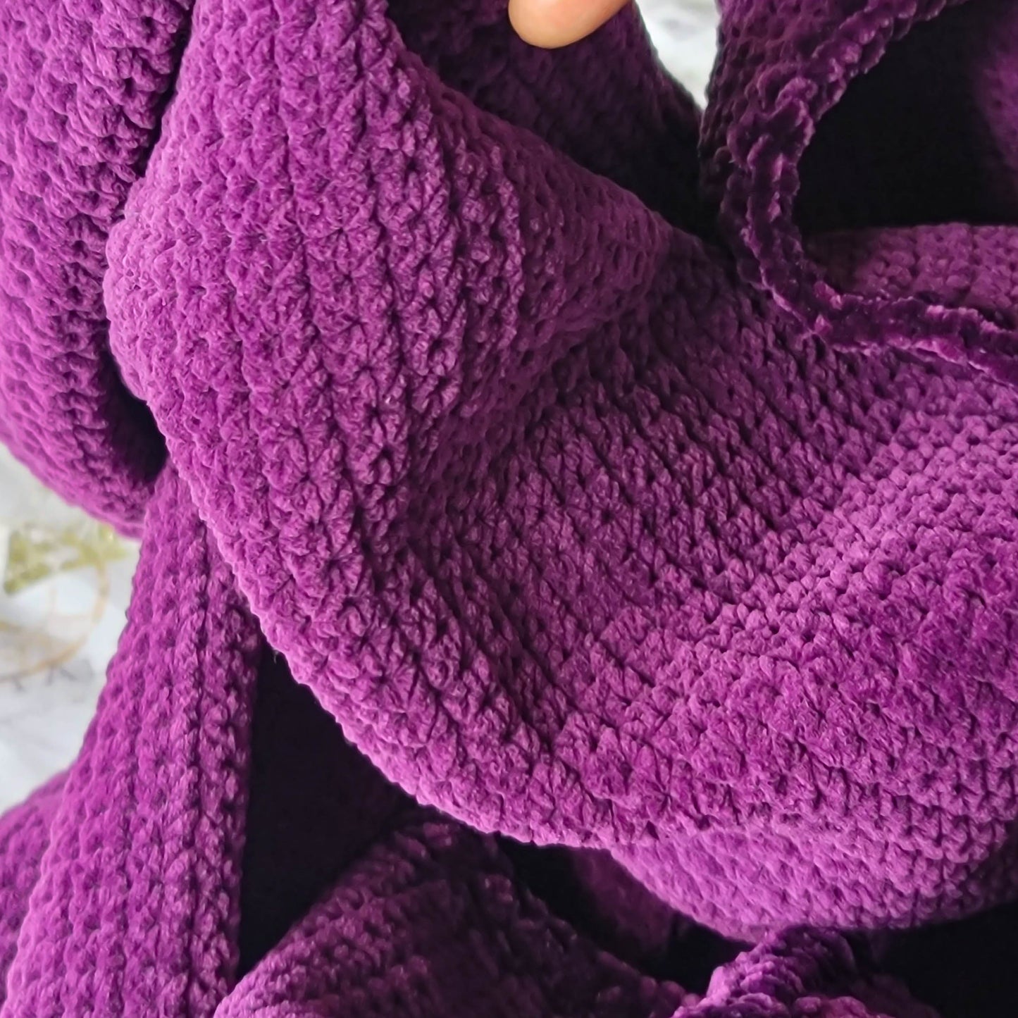 Lush Oversized Chenille Throw – Eggplant